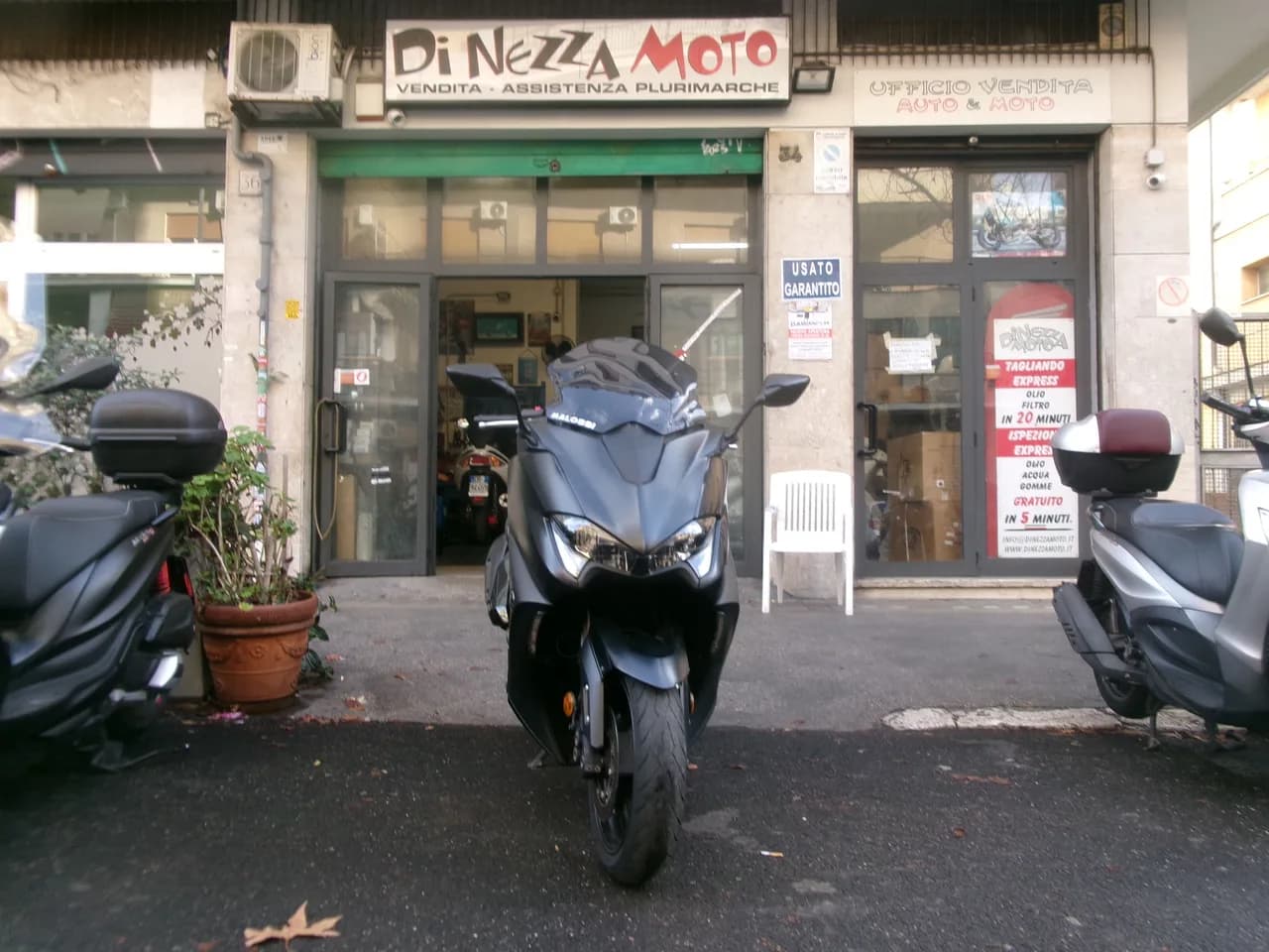 Yamaha T-MAX 2020 scooter usato a Roma - foto 1 di 5