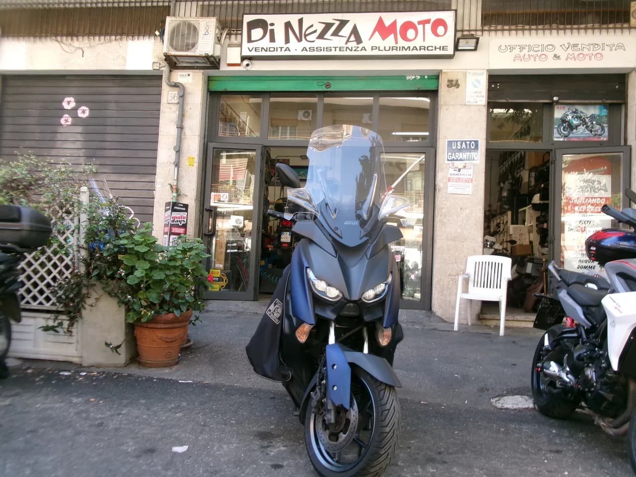Yamaha X-MAX ABS Tcs 2018 scooter usato a Roma - foto 1 di 5