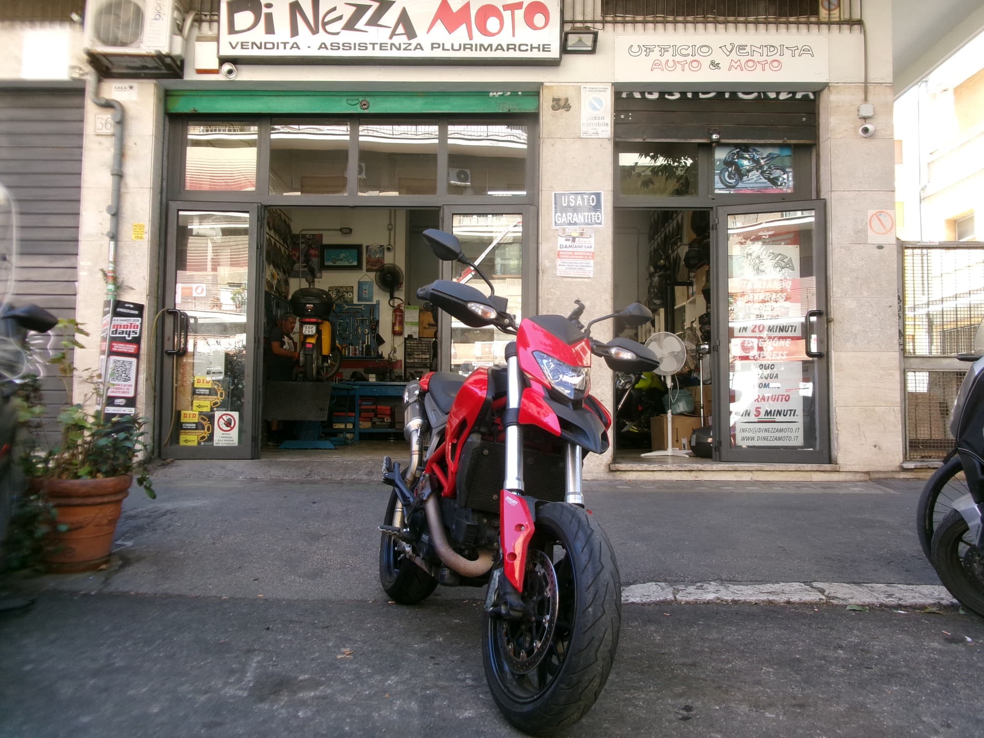 Ducati HYPERMOTARD 2013 moto usato a Roma - foto 1 di 7