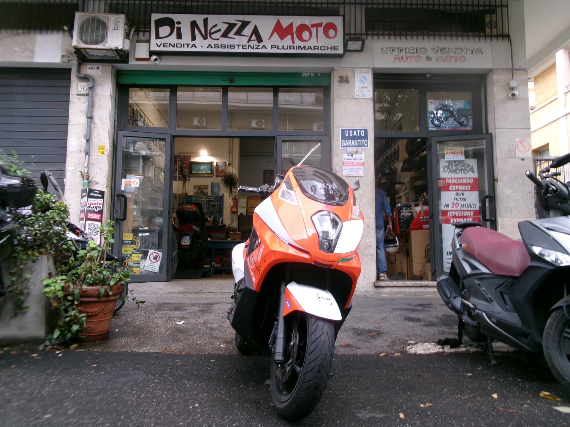 Gilera GP 800 2008 scooter usato a Roma - foto 1 di 9