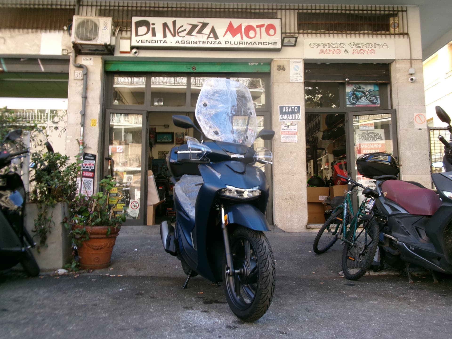 Honda SH 125 ABS TCS da immatricolare scooter nuovo a Roma - foto 1 di 6
