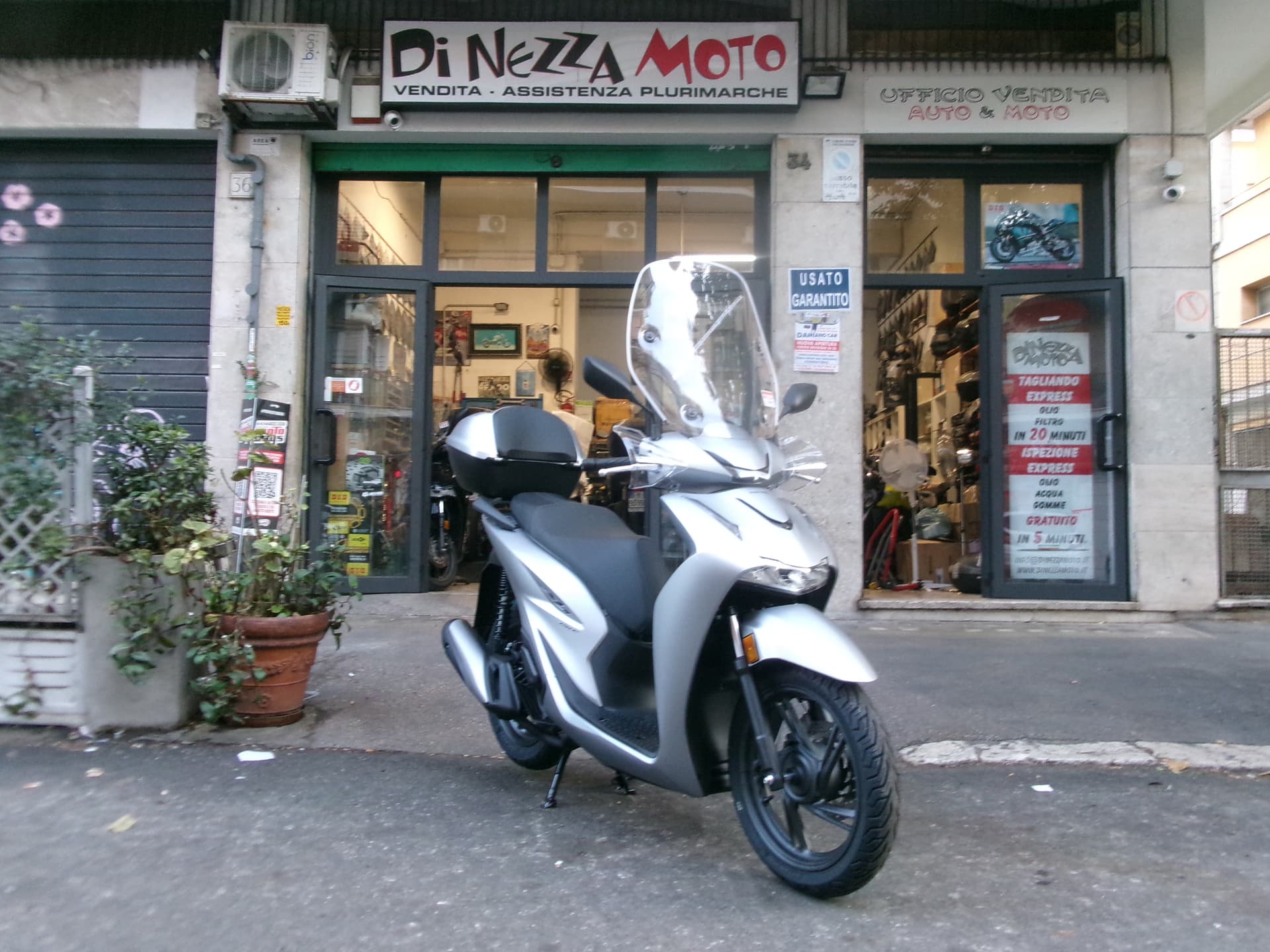 Honda SH 150 ABS TCS da immatricolare scooter nuovo a Roma - foto 1 di 7