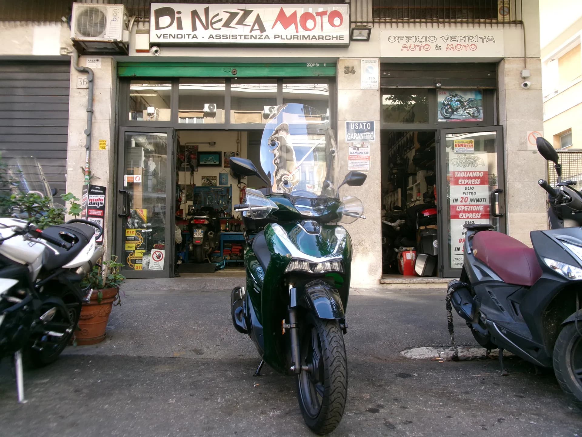 Honda SH 150 VETRO 2024 scooter usato a Roma - foto 1 di 6