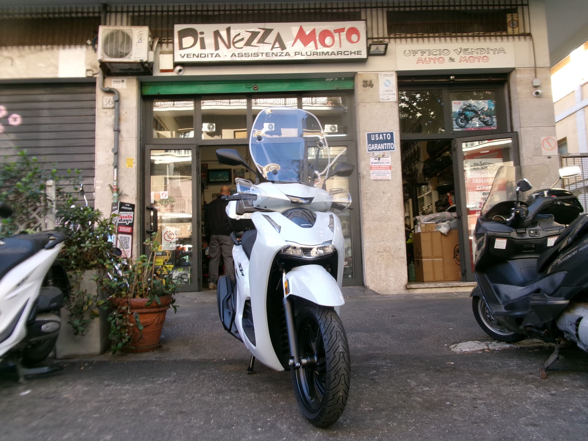 Honda SH 350 ABS TCS 2025 scooter usato a Roma - foto 1 di 6