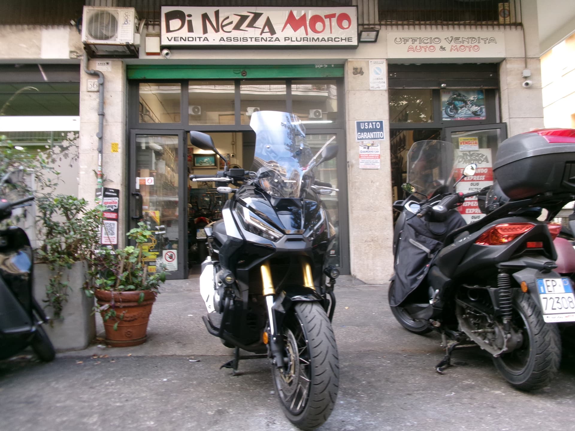 Honda X-ADV 750 ABS TCS 2021 scooter usato a Roma - foto 1 di 7