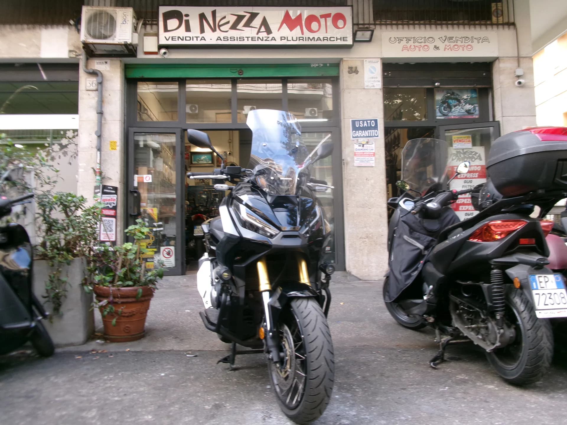 Honda X-ADV 750 ABS TCS 2021 scooter usato a Roma - foto 1 di 7