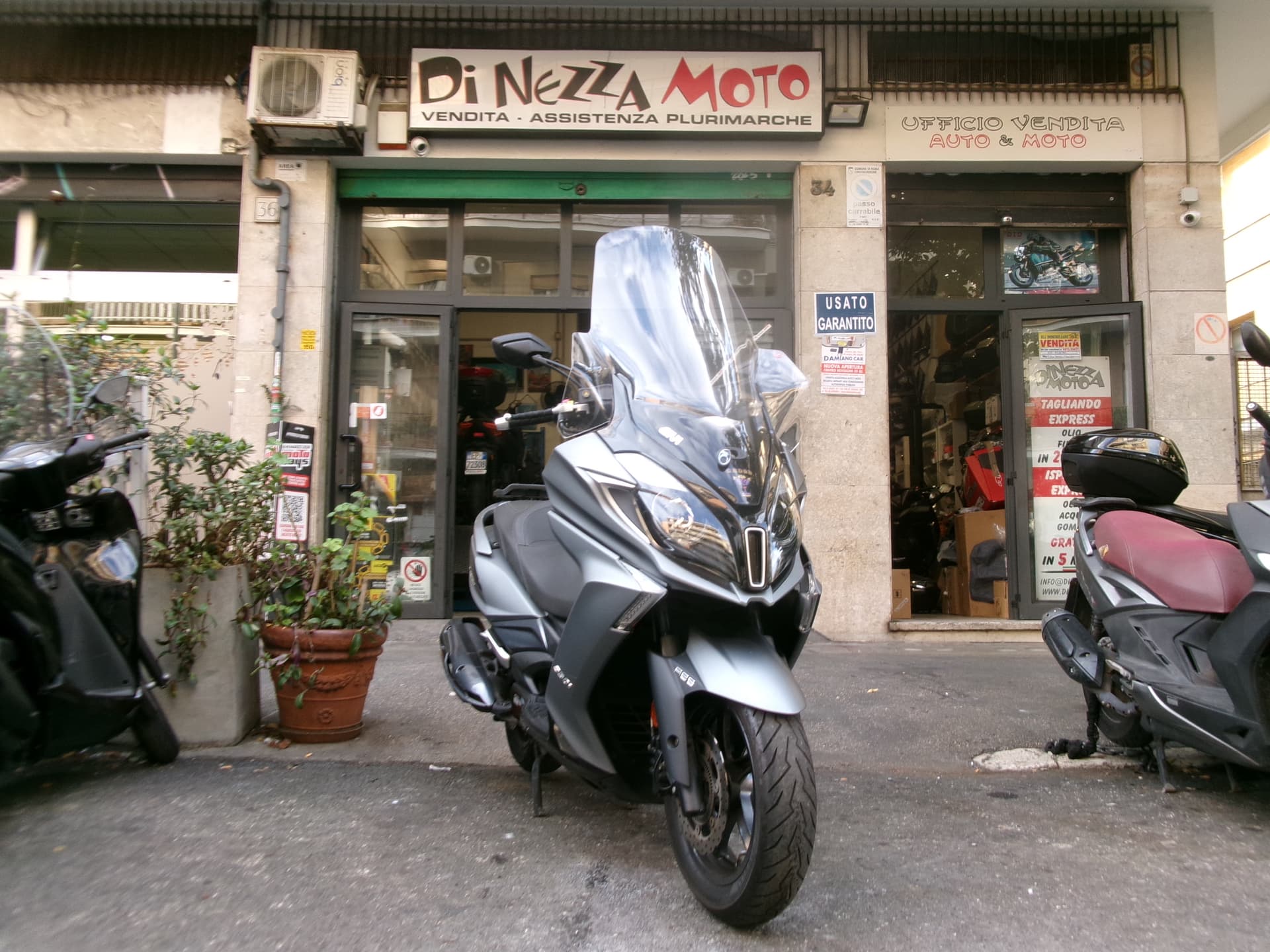 Kymco DOWNTOWN 350 ABS 2019 scooter usato a Roma - foto 1 di 6