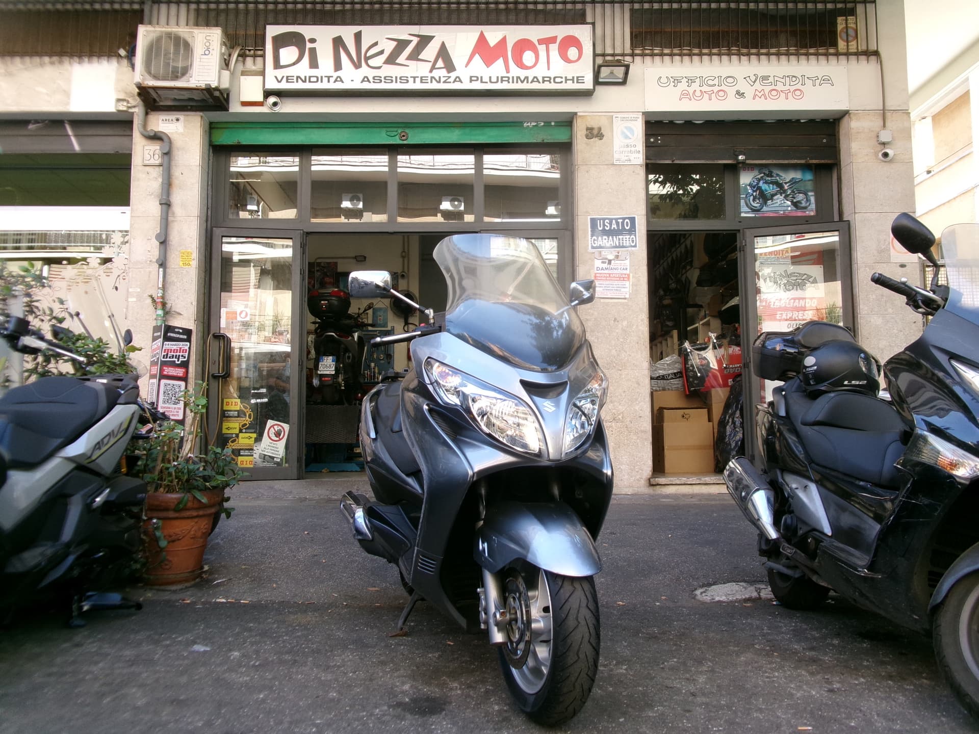 Suzuki BURGMAN 400 2008 scooter usato a Roma - foto 1 di 5