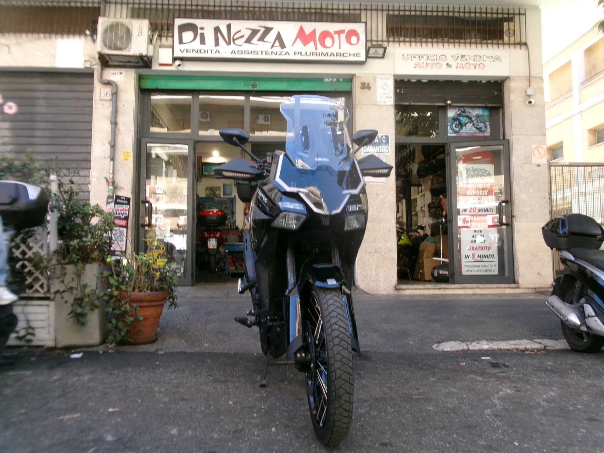 Zontes ZT 703 F ABS 2026 moto usato a Roma - foto 1 di 9